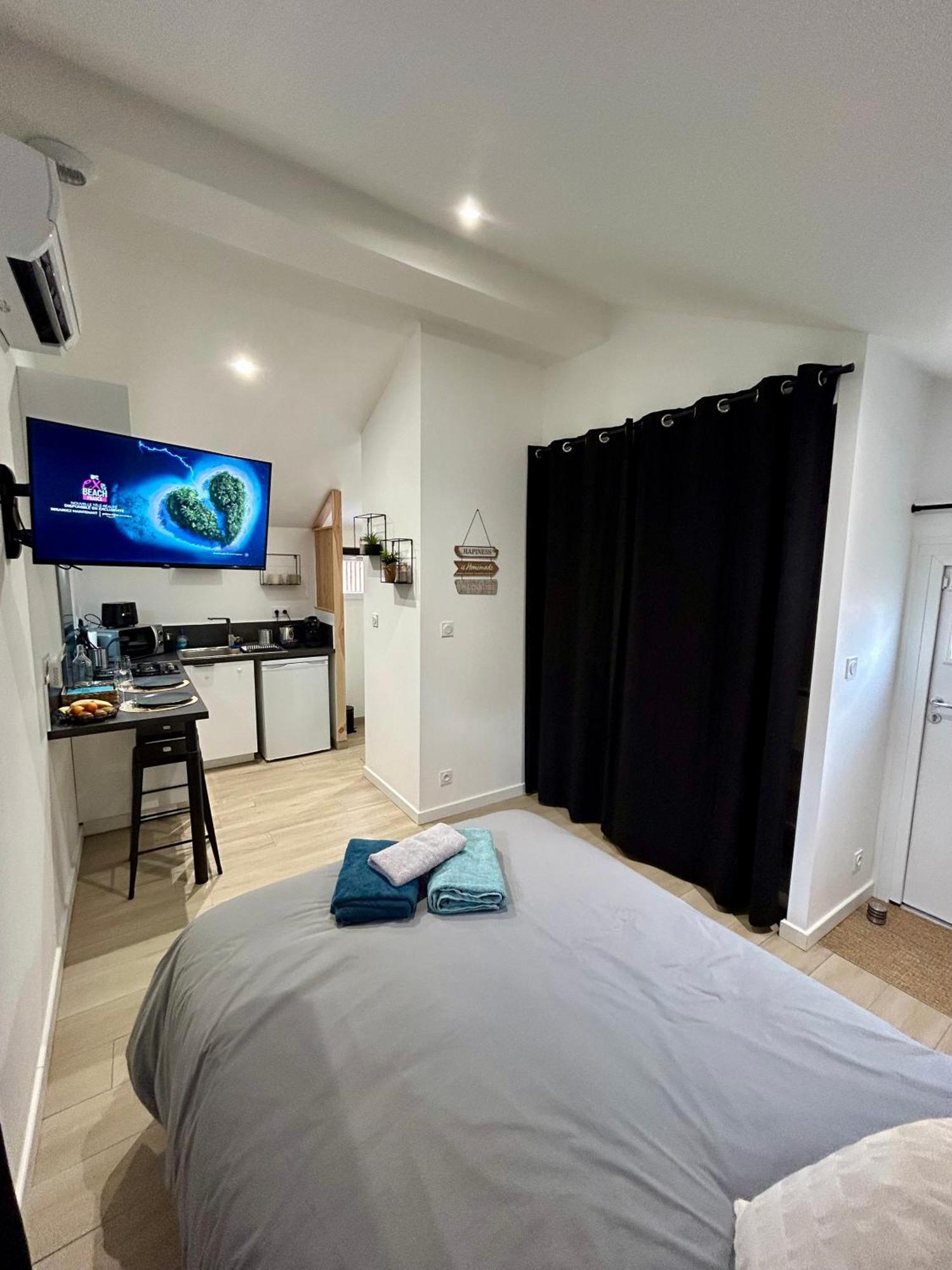 Tiny House De Charme Toute Equipee Le Pian-Medoc Ngoại thất bức ảnh